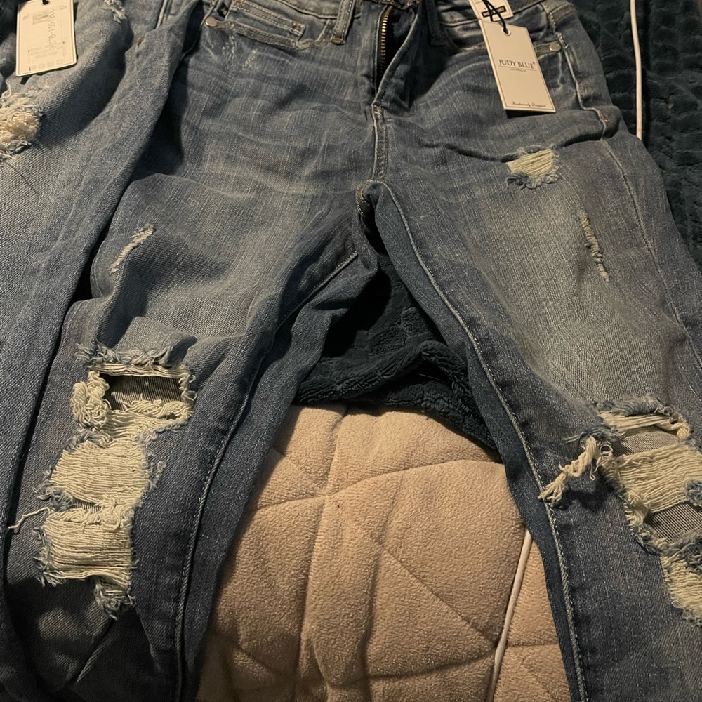 Judy Blue Size 0/24 New with Tags 2 pairs. Distressed. Boyfriend and Skinny - Picture 4 of 5